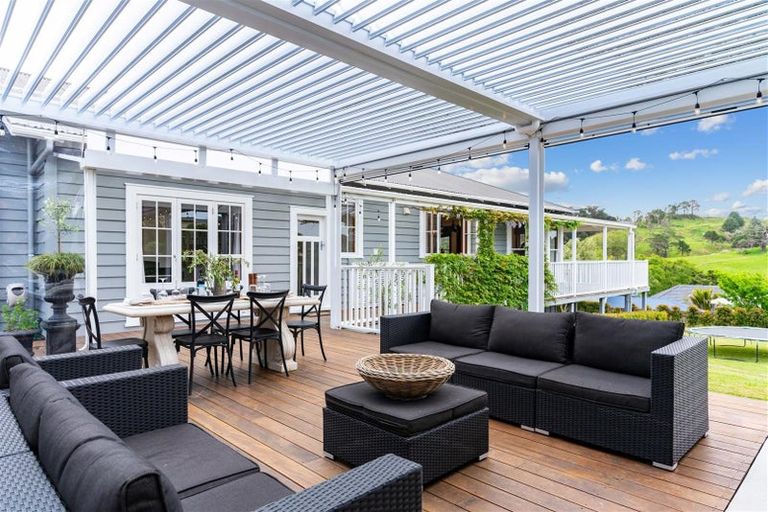 Photo of property in 13 Ash Grove, Maungaturoto, 0520