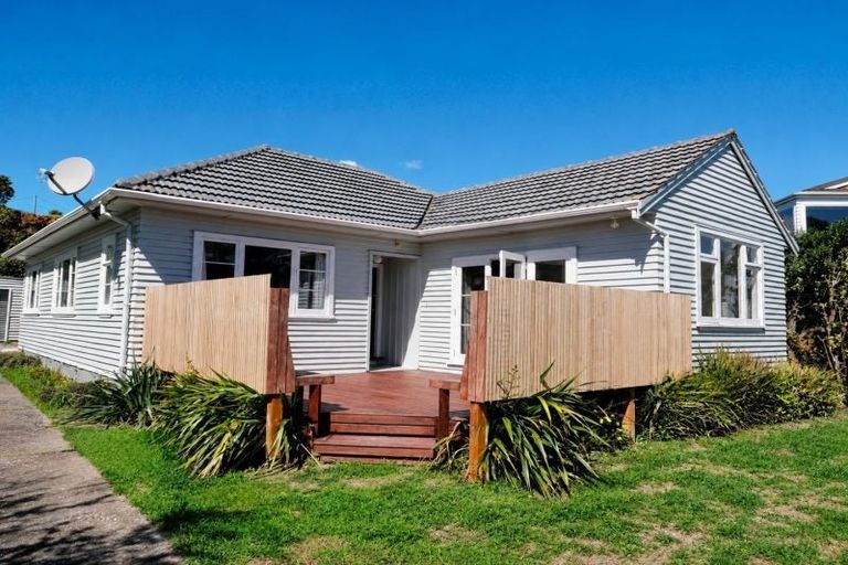 Photo of property in 132 Wellington Road, Paekakariki, 5034