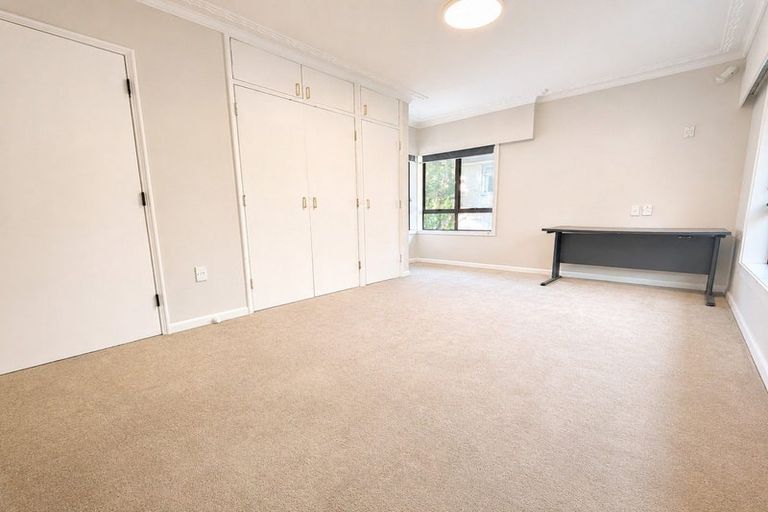 Photo of property in 2 Mellons Bay Road, Howick, Auckland, 2014