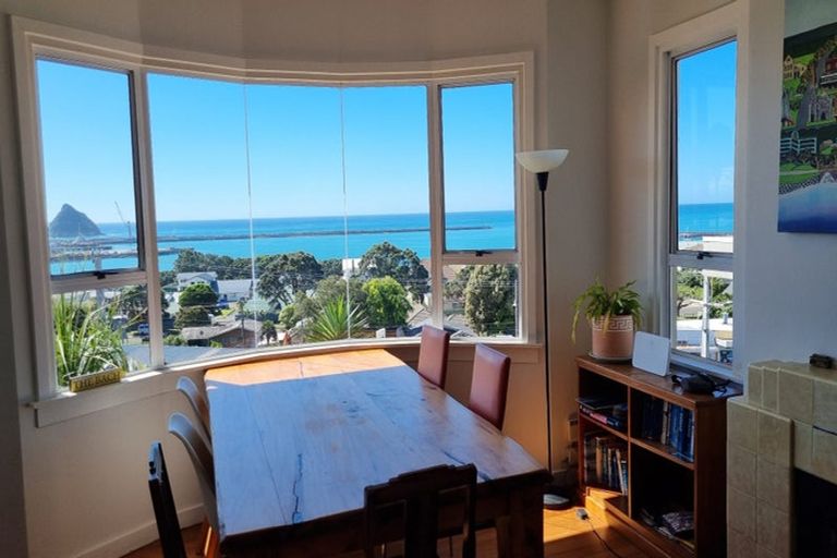 Photo of property in 9 South Road, Moturoa, New Plymouth, 4310