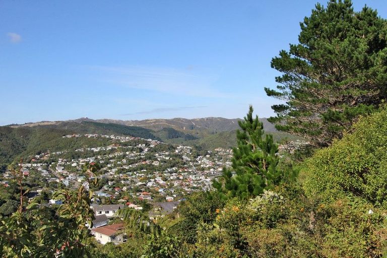 Photo of property in 24 Cathie Place, Karori, Wellington, 6012