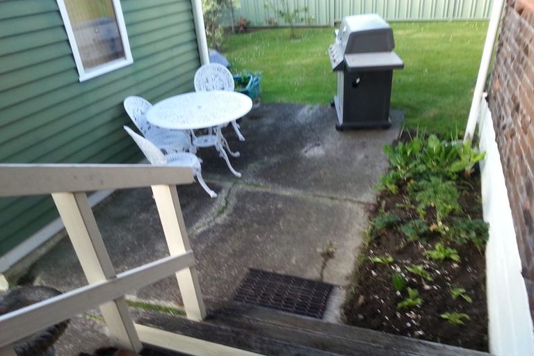Photo of property in 17 Faith Bullock Place, New Lynn, Auckland, 0600