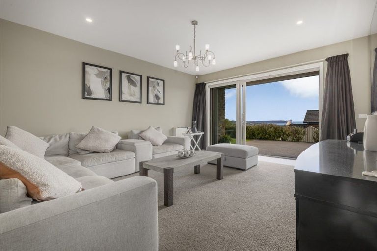 Photo of property in 18 Kahurangi Heights, Aotea, Porirua, 5024