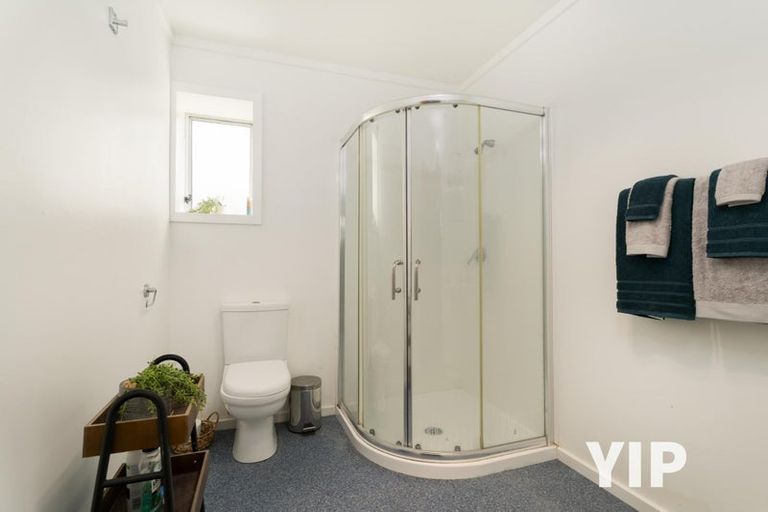 Photo of property in 12 Bloomsbury Grove, Newlands, Wellington, 6037