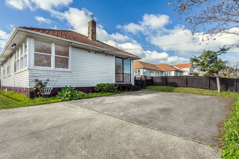 Photo of property in 104a Lake Road, Belmont, Auckland, 0622