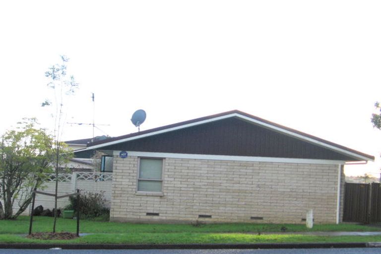 Photo of property in 2/14 Butley Drive, Farm Cove, Auckland, 2012