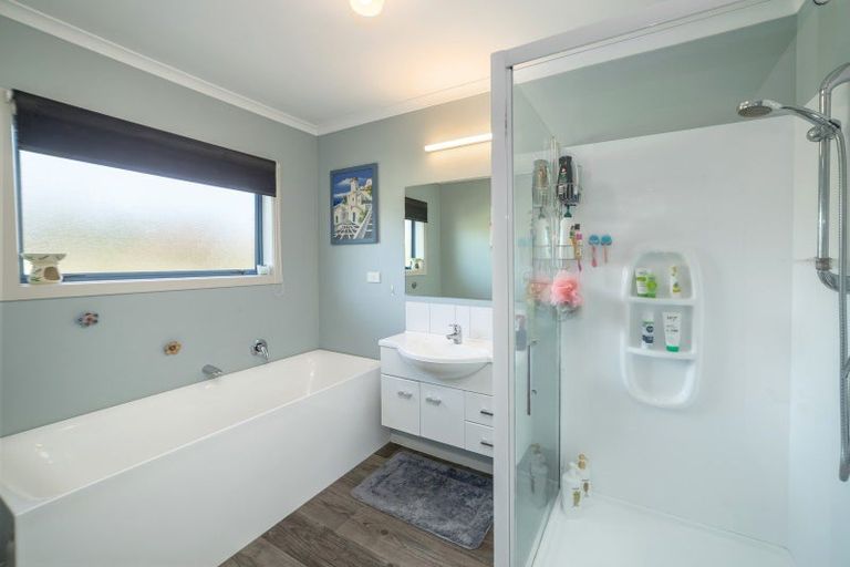 Photo of property in 4 Endelave Way, Carterton, 5713