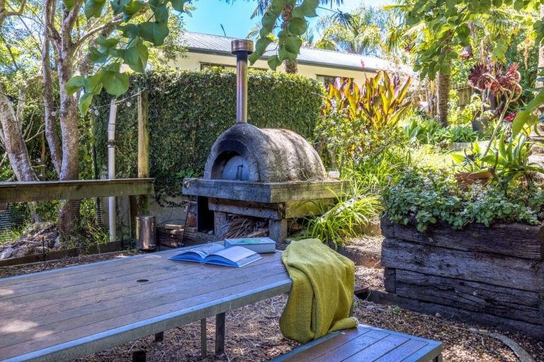Photo of property in 32 Ocean Road, Surfdale, Waiheke Island, 1081