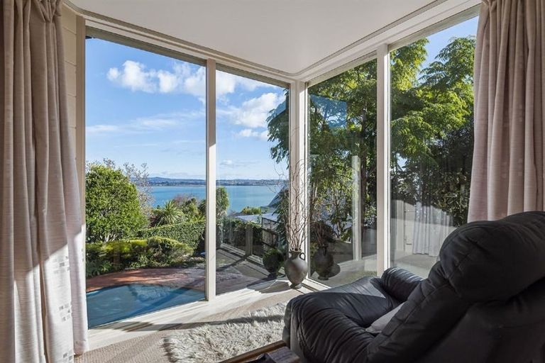 Photo of property in 27 Hadfield Street, Beach Haven, Auckland, 0626