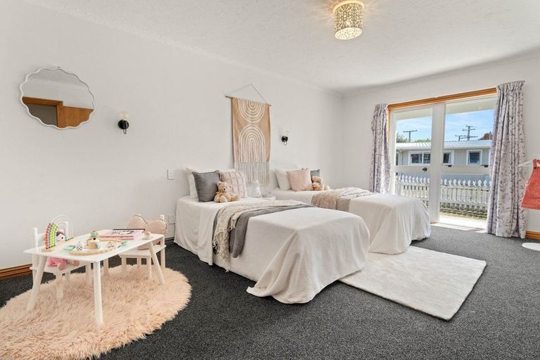 Photo of property in 67 Strasbourge Street, Martinborough, 5711