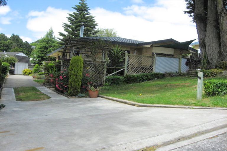 Photo of property in 8 Fair Oaks, Pukekohe, 2120