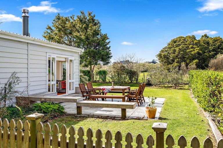 Photo of property in 63 Kaipara Flats Road, Warkworth, 0981