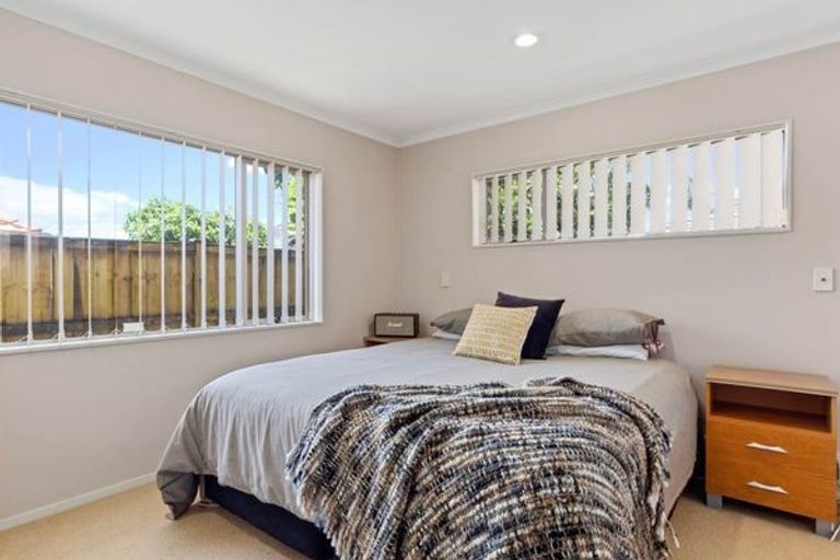 Photo of property in 14 Greta Banks Place, Wattle Downs, Auckland, 2103