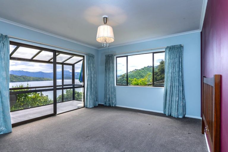 Photo of property in 324-328 Waikawa Road, Waikawa, Picton, 7220