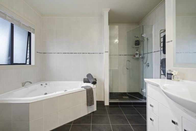 Photo of property in 11 Sangam Place, Pukekohe, 2120