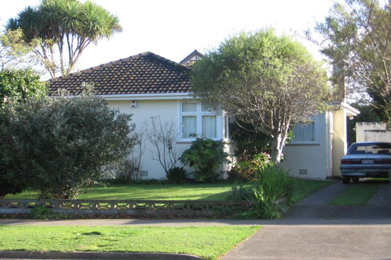 Photo of property in 18 Centennial Drive, Hokowhitu, Palmerston North, 4410