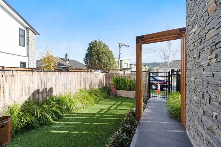 Photo of property in 2/3 Johnston Grove, Taita, Lower Hutt, 5011