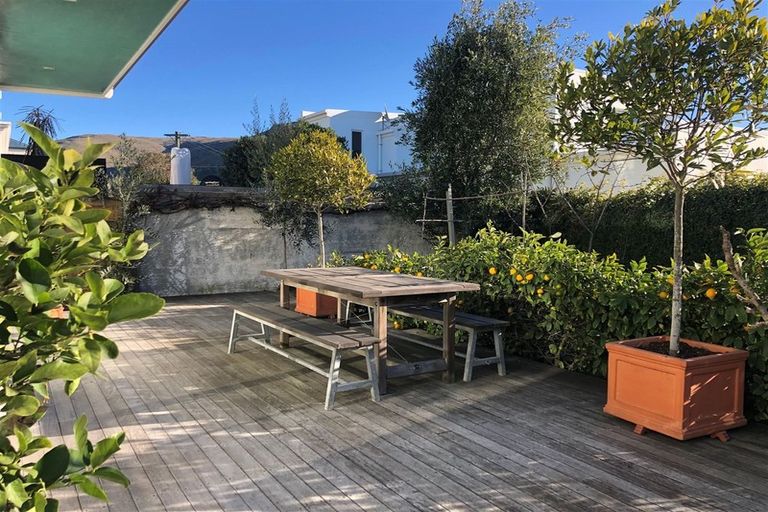 Photo of property in 6 Menzies Street, Sumner, Christchurch, 8081