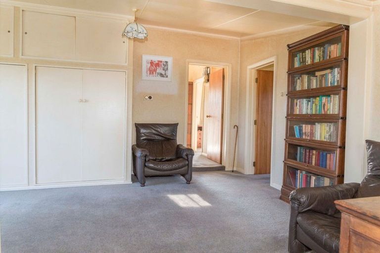 Photo of property in 27 Smith Street, Dannevirke, 4930