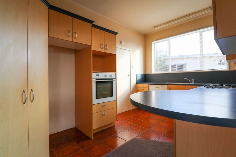 Photo of property in 60 Timaru Road, Waimate, 7924