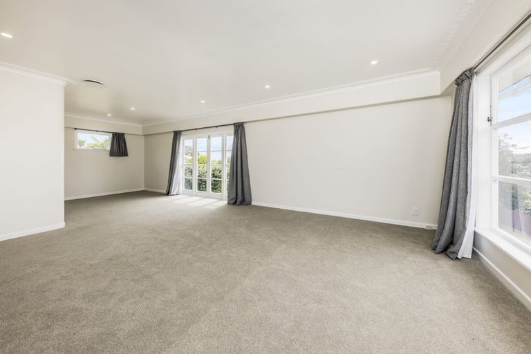 Photo of property in 26 Orams Road, Hillpark, Auckland, 2102