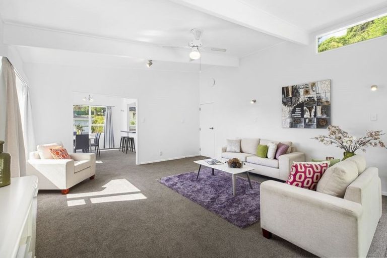 Photo of property in 6 Saint Annes Square, Tawa, Wellington, 5028