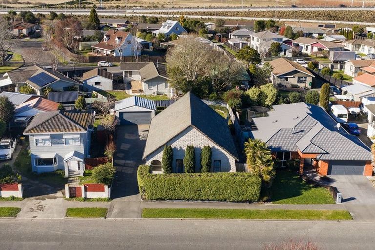 Photo of property in 56 Grimseys Road, Redwood, Christchurch, 8051