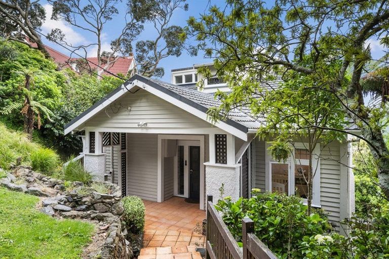 Photo of property in 132 Te Anau Road, Hataitai, Wellington, 6021