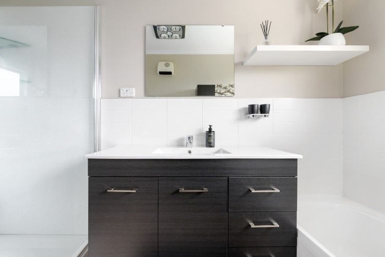 Photo of property in 26 Diomede Glade, Flagstaff, Hamilton, 3210