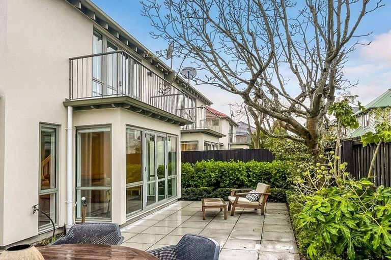 Photo of property in 2/21 Bishop Street, St Albans, Christchurch, 8014