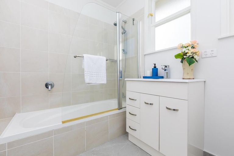 Photo of property in 1/48 Philomel Crescent, Bayswater, Auckland, 0622