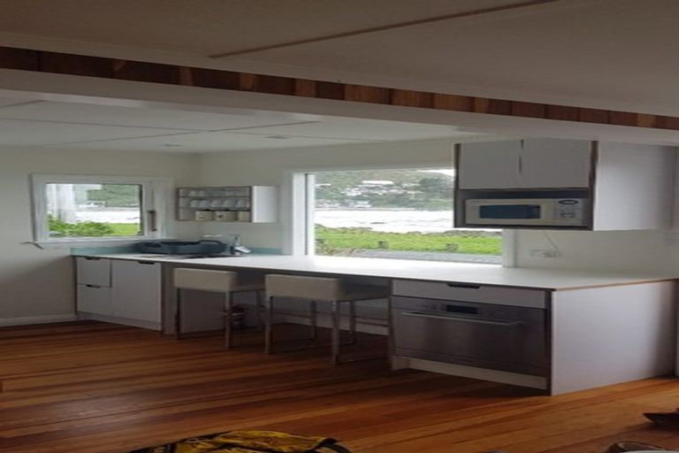 Photo of property in 130 Owhiro Bay Parade, Owhiro Bay, Wellington, 6023