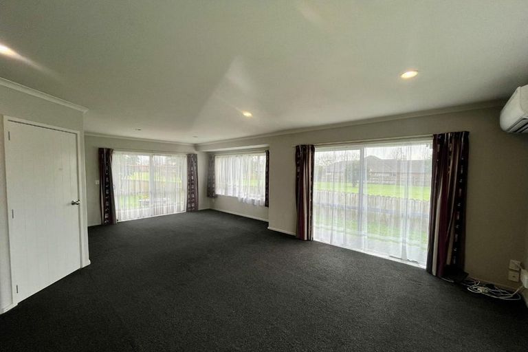 Photo of property in 13 Glenross Drive, Wattle Downs, Auckland, 2103