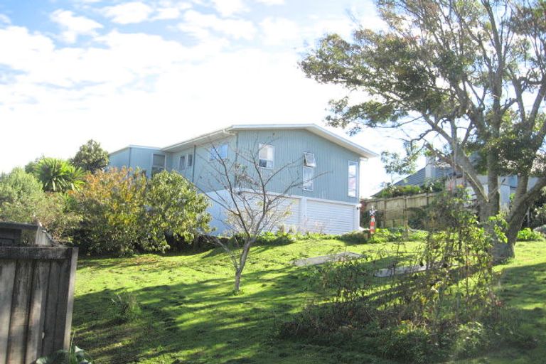 Photo of property in 10 Micawber Place, Mellons Bay, Auckland, 2014