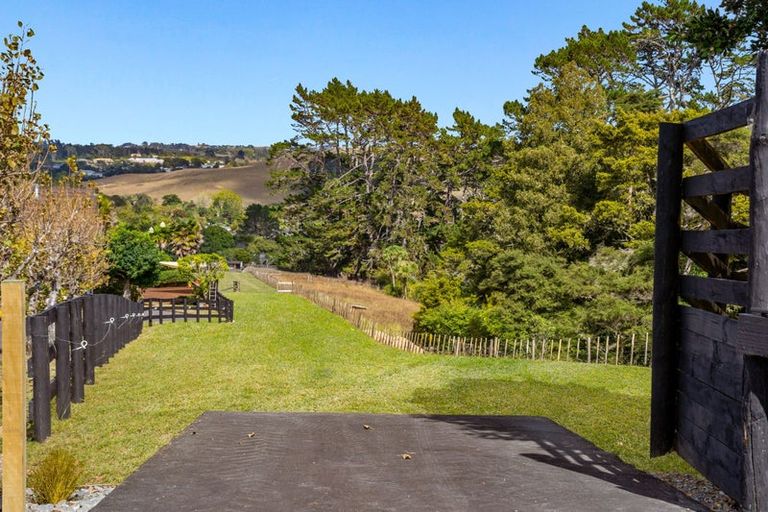 Photo of property in 11 Taylor Road, Waimauku, 0882