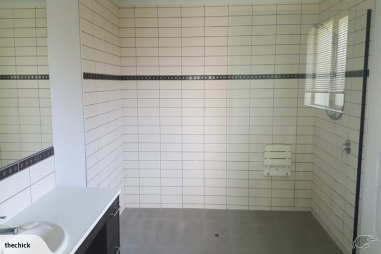 Photo of property in 26 Bottle Lake Drive, Parklands, Christchurch, 8083