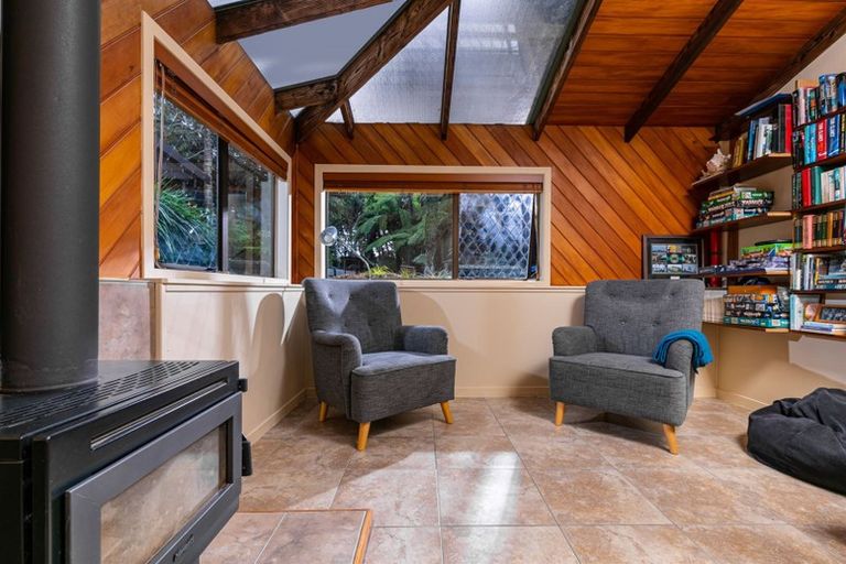 Photo of property in 812 West Coast Road, Oratia, Auckland, 0604