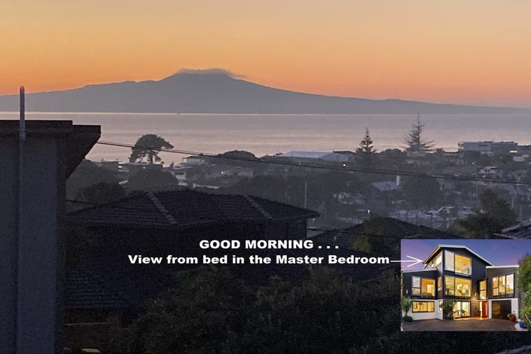 Photo of property in 1/36 Seaview Road, Castor Bay, Auckland, 0620