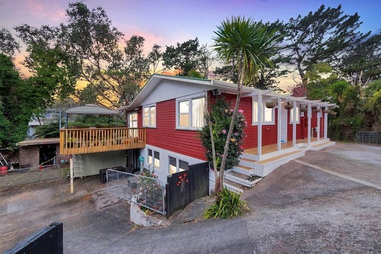 Photo of property in 43 Glendene Avenue, Glendene, Auckland, 0602