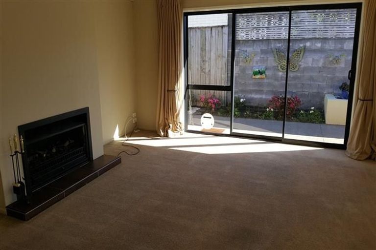 Photo of property in 62a Paynters Avenue, Strandon, New Plymouth, 4312