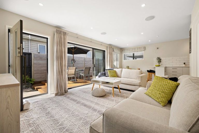 Photo of property in 60 Matua Road, Huapai, Kumeu, 0810