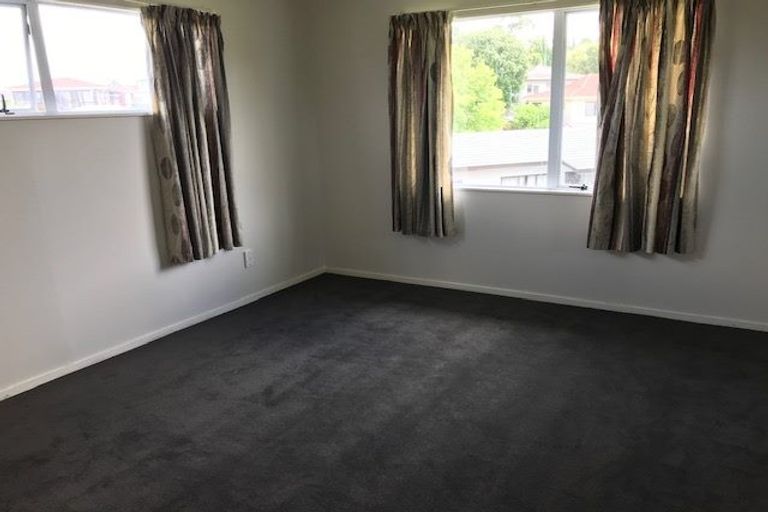 Photo of property in 33 Addison Drive, Glendene, Auckland, 0602