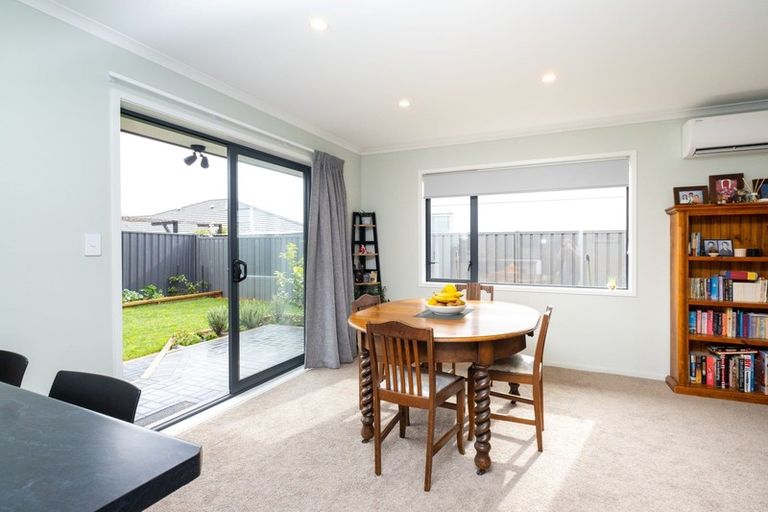 Photo of property in 24 Grooby Place, Havelock North, 4130