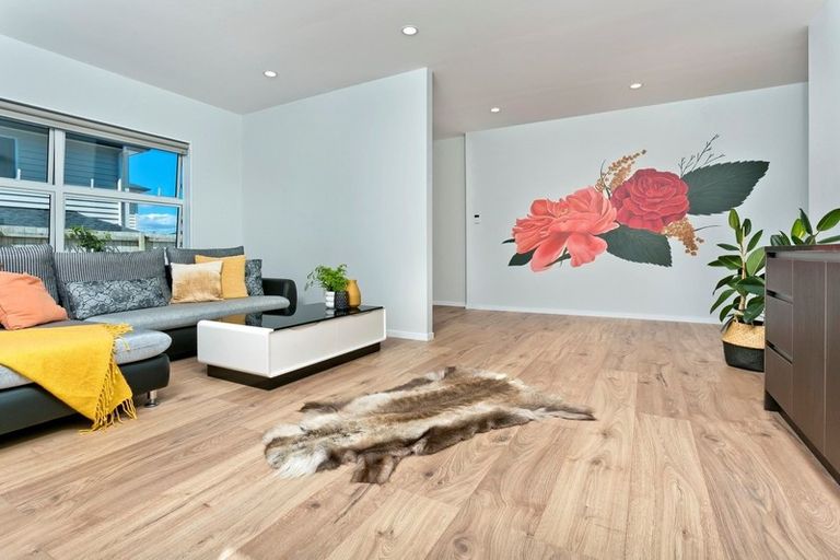 Photo of property in 29a Normanton Street, Glenfield, Auckland, 0629