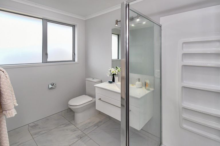 Photo of property in 106 Helenslee Road, Pokeno, 2472