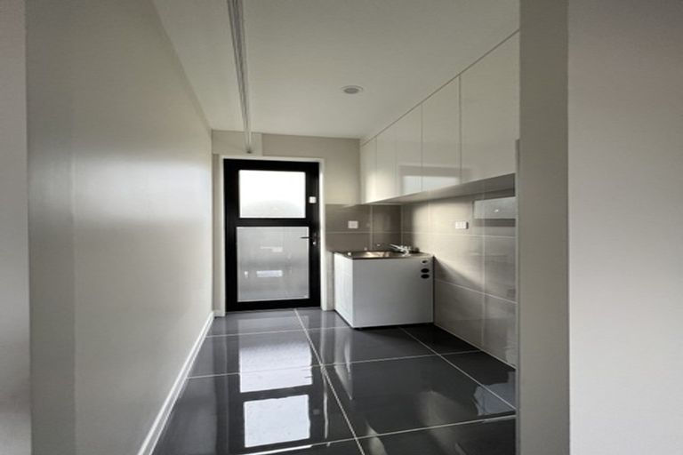 Photo of property in 55c Potter Avenue, Northcote, Auckland, 0627