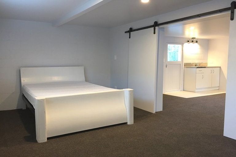 Photo of property in 61 Rehia Road, Massey, Auckland, 0614