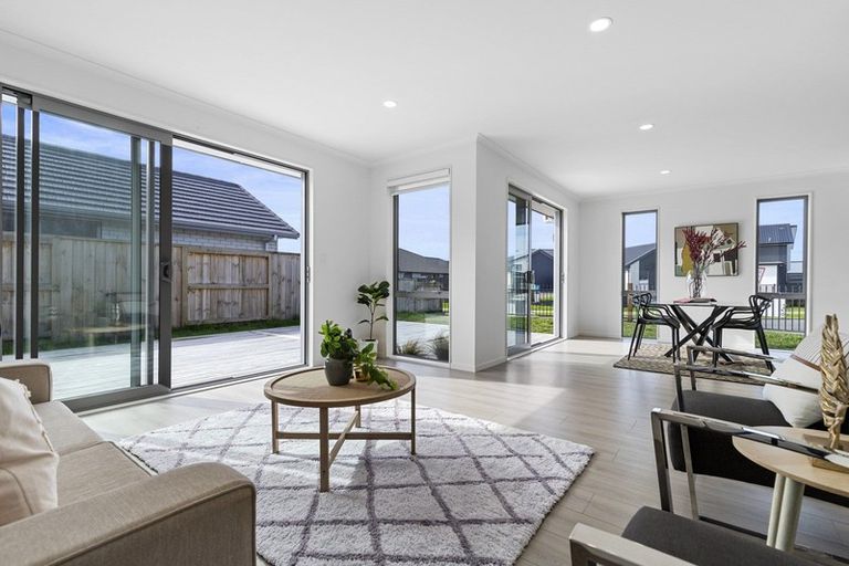 Photo of property in 2 Sydney Place, Flagstaff, Hamilton, 3210