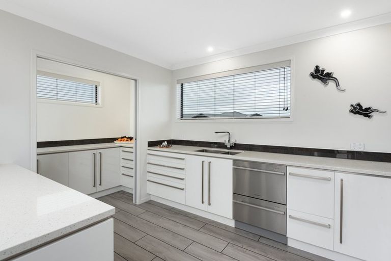 Photo of property in 2 Greystone Place, Omokoroa, 3114