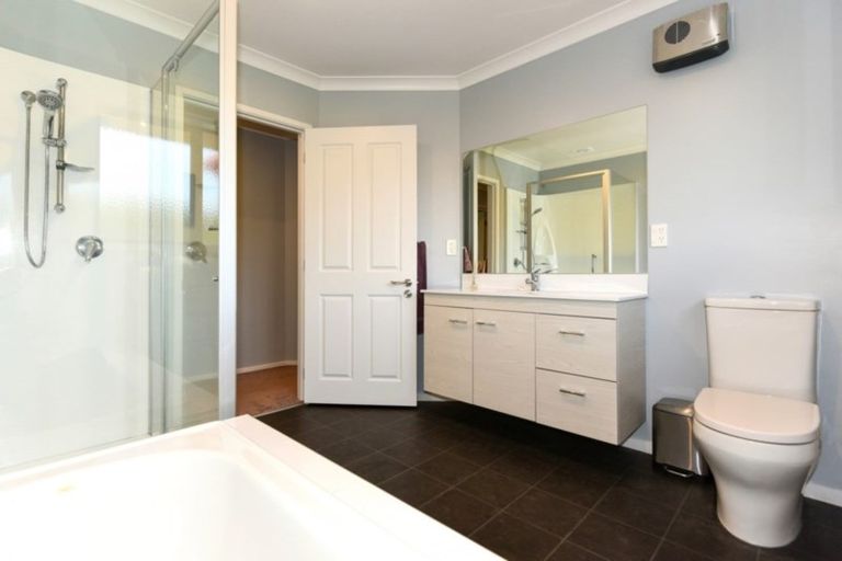 Photo of property in 5 Landsborough Drive, Darfield, 7571